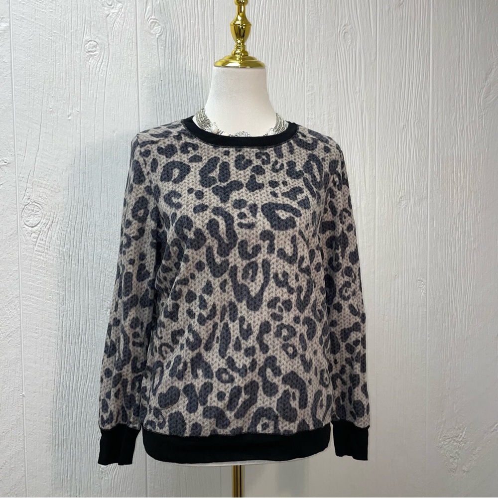 Simply Vera Vera Wang Leopard Sweater Top!
